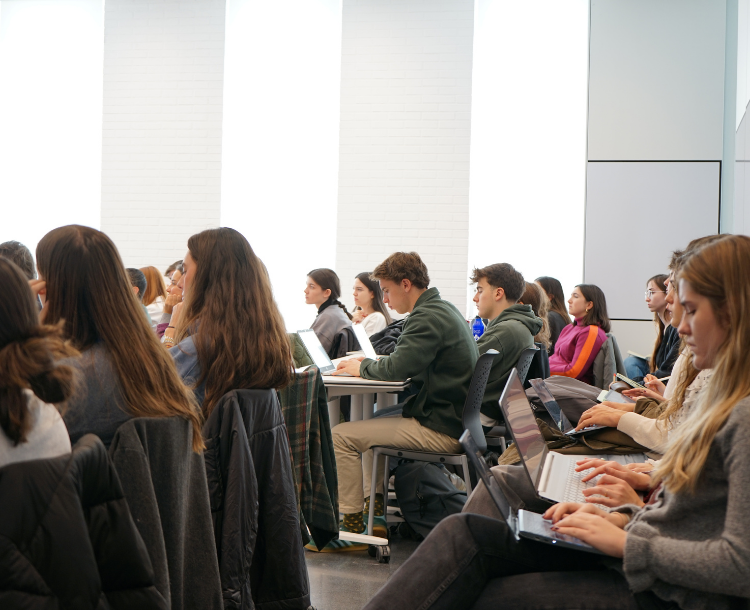 Asistentes a un taller de CV y LinkedIn de BioLynx
