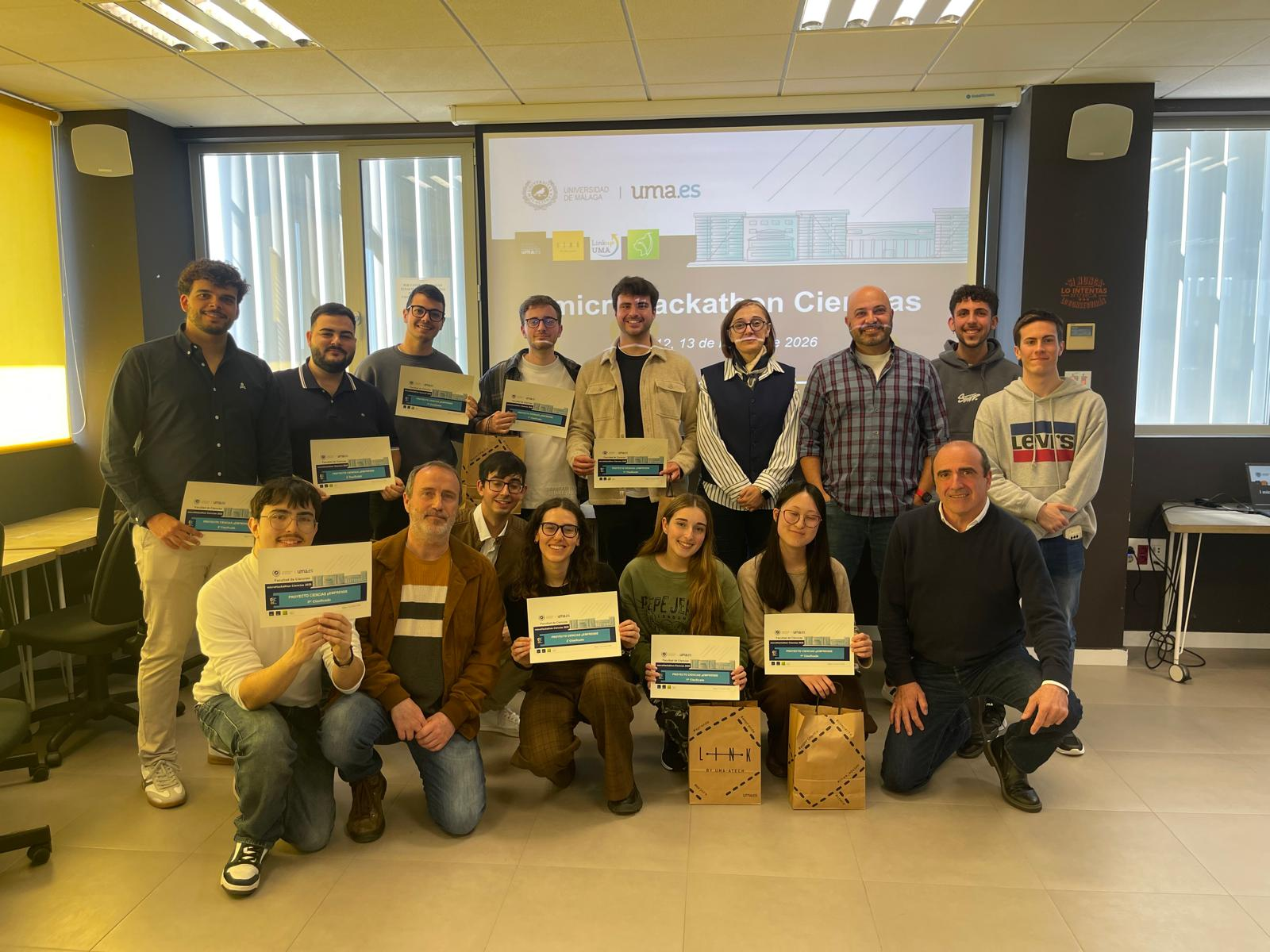 Participantes del microhackathon de Ciencias en la Universidad de Málaga